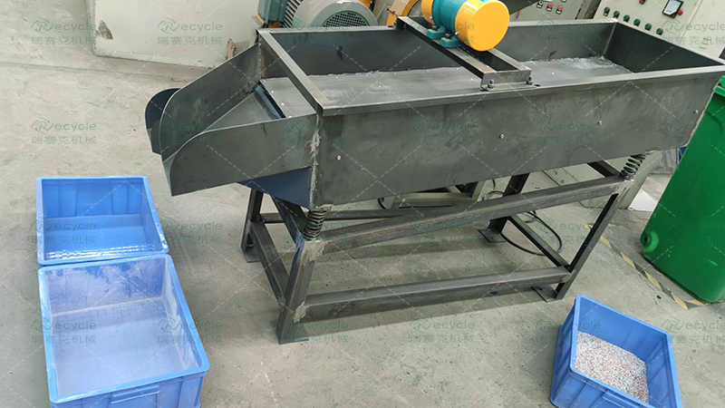 銅米機(jī)振動篩_銅米機(jī)直線篩_銅米機(jī)篩分機(jī)