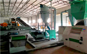 英國(guó)客戶(hù)考察輪胎膠粉設(shè)備